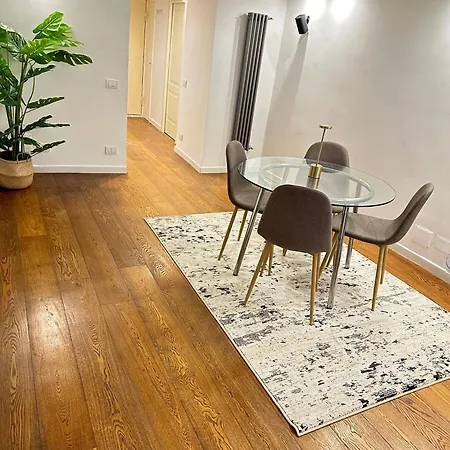 Apartment Secret *